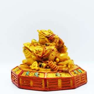 3 Legged Frogs - Gold And Red